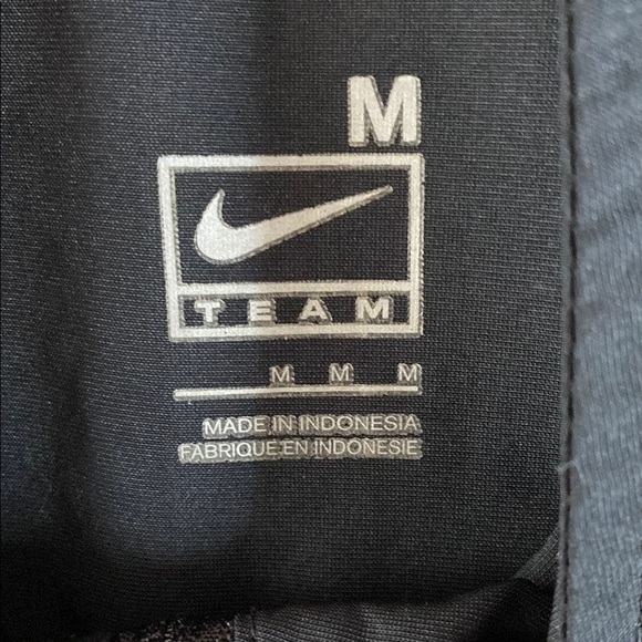 Nike Black and Red Raincoat Full Zip High Collar - Picture 11 of 16